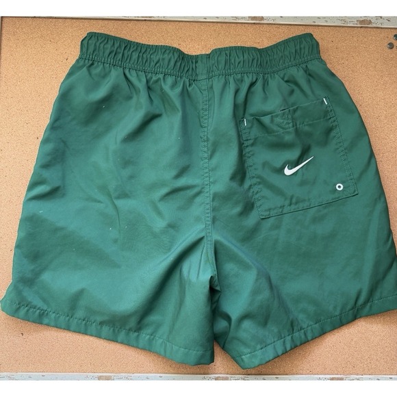 Nike Block 2.0 Logo Flow Woven Shorts Men's Medium M Dark Green 5" Inseam - Picture 2 of 3